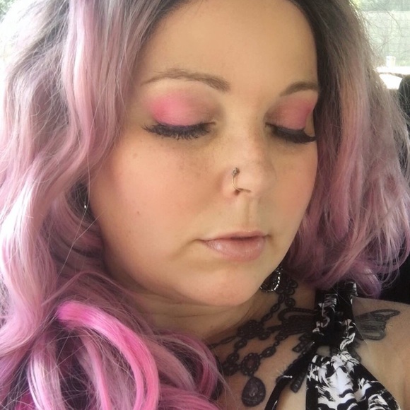 Meet your Posher, Jennifer - Picture 7 of 15